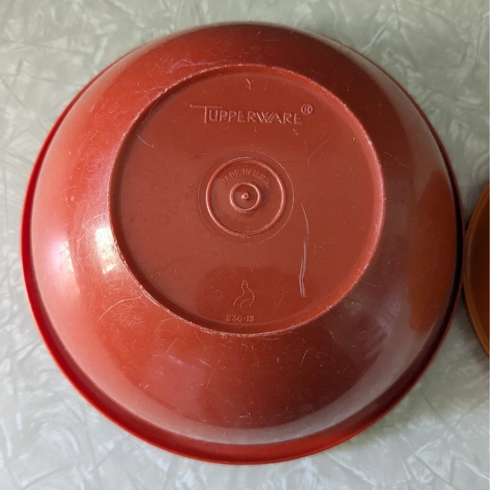 Vintage Wonderlier Tupperware Nesting Mixing Bowls Set‎ of 2 236-13 233-11
